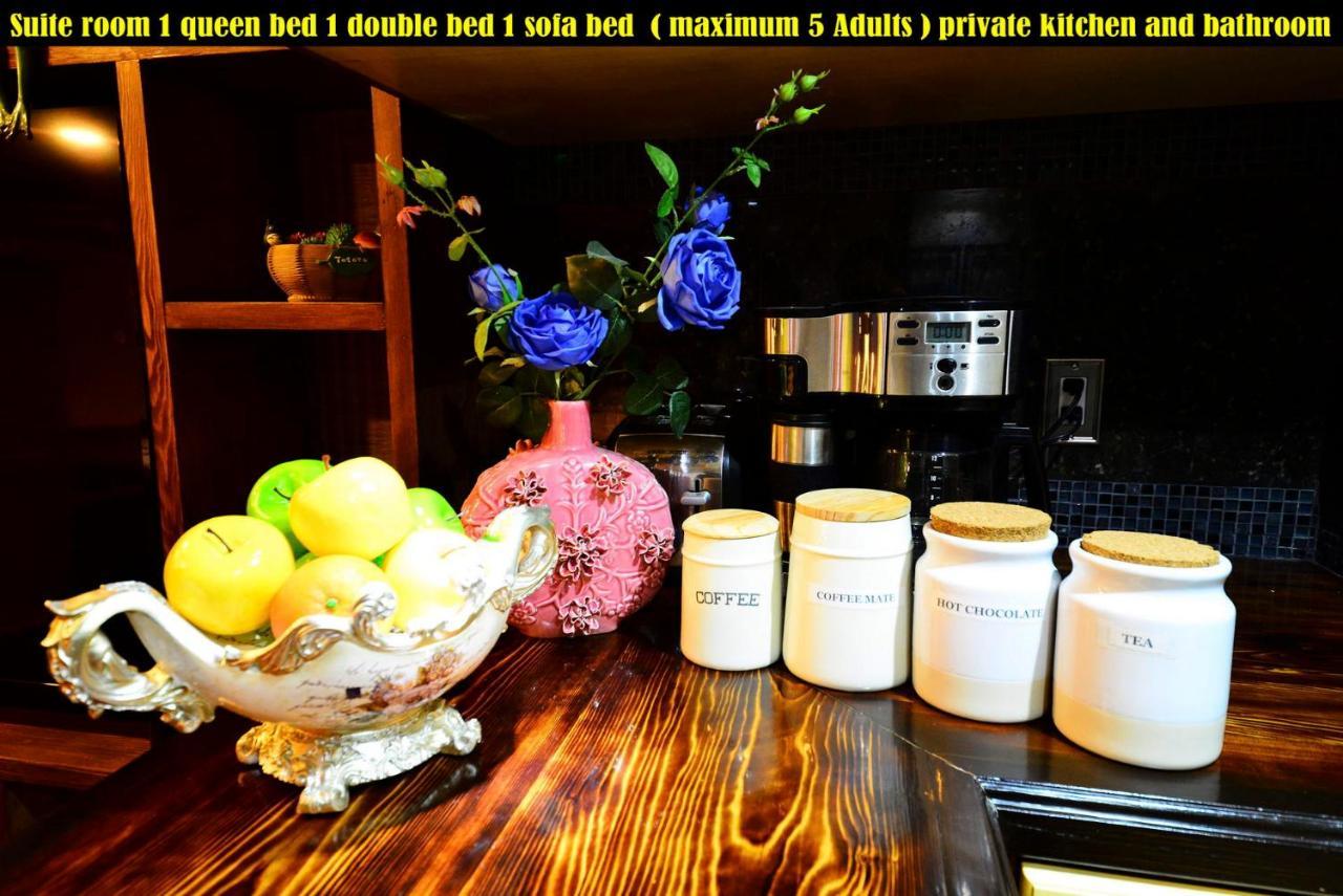 Salmon Magwood Guesthouse Toronto Bagian luar foto